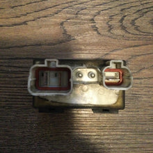 Load image into Gallery viewer, Volvo 899962000 relay fan control unit 1398845 original V70 850 870 9442933
