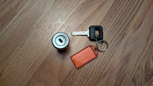 Load image into Gallery viewer, Ignition and other key cylinder (s) with real key for Volvo 850