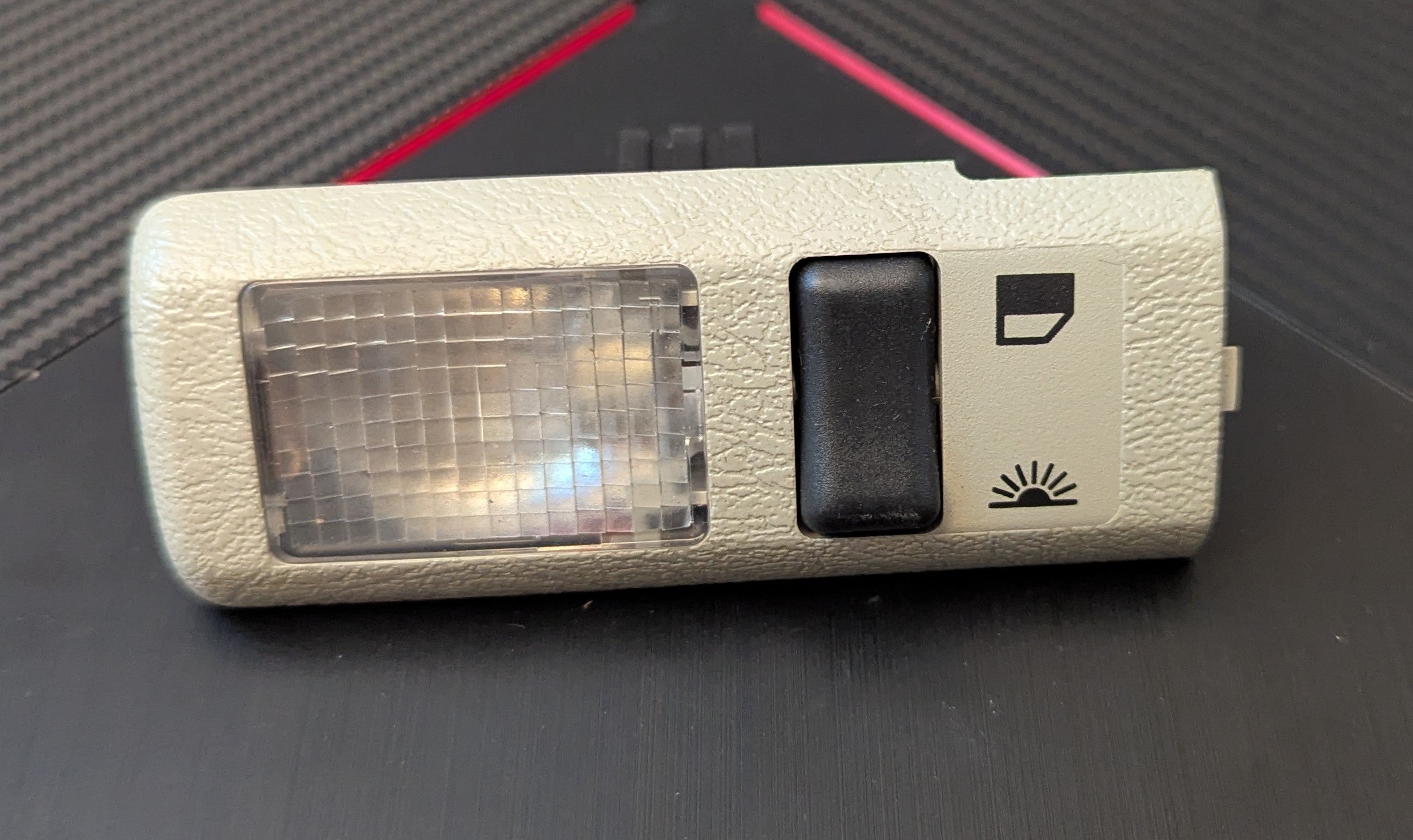 Rear seat courtesy light, Volvo 850, S70, V70, P80 cars at the