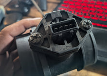 Load image into Gallery viewer, Mass Air Flow sensor, MAF Bosch 0 280 217 107 tested work on Volvo 850, S70, V70