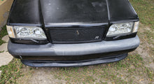 Load image into Gallery viewer, 1995 Volvo T-5R sedan, black. Pepper
