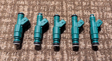 Load image into Gallery viewer, Fuel injectors, green, fits Volvo 850, S70, V70, XC70, S60, C70, etc. PN: 9202100
