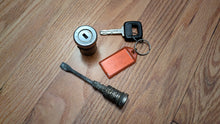 Load image into Gallery viewer, Ignition and other key cylinder (s) with real key for Volvo 850

