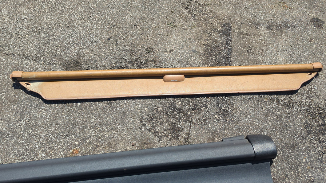 Cargo cover shade for Volvo 850, V70, 740, 940, 960 cars from 1992 to 2000