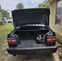 Load image into Gallery viewer, 1995 Volvo T-5R sedan, black. Pepper
