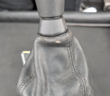 Load image into Gallery viewer, Shifter assembly, manual, Volvo 850 P80 car from 1992 to 1997
