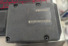 Load image into Gallery viewer, ABS module, Volvo 850, S70, V70, V70R, V70 XC
