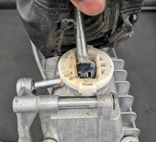 Load image into Gallery viewer, Shifter assembly, manual, Volvo 850 P80 car from 1992 to 1997
