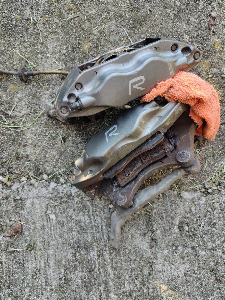 Brake caliper from a Volvo S60 R, V70 R from 2004 to 2007